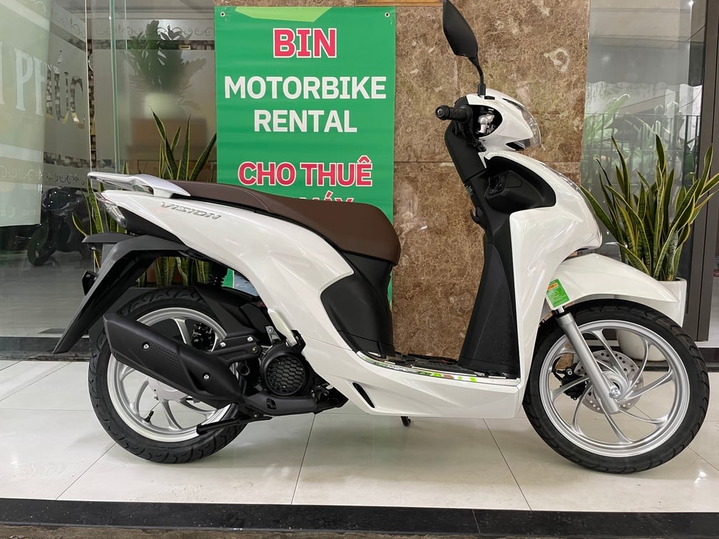 Motorbike for rent, Vision 1